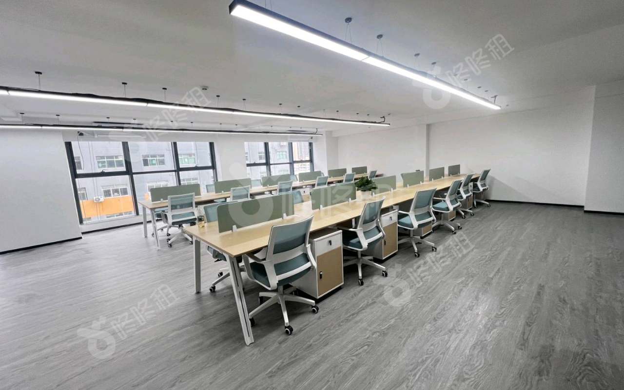 卓汇佳广场_528平_精装_办公室开间