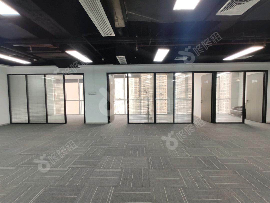 财富港国际中心_376平_精装_办公室开间