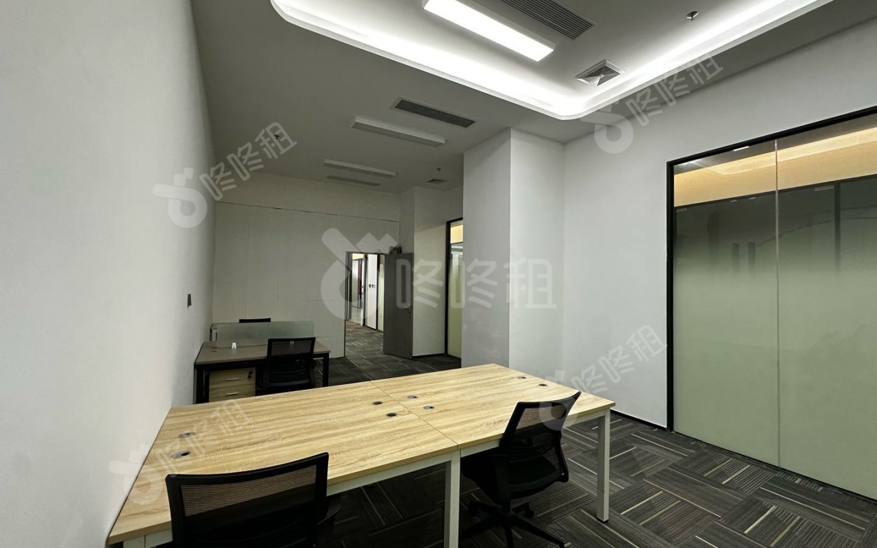 东方科技大厦_180平_精装_办公室开间