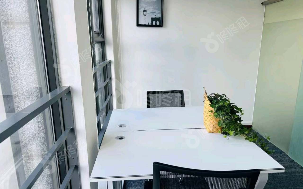 星河世纪大厦_108平_精装_办公室隔间