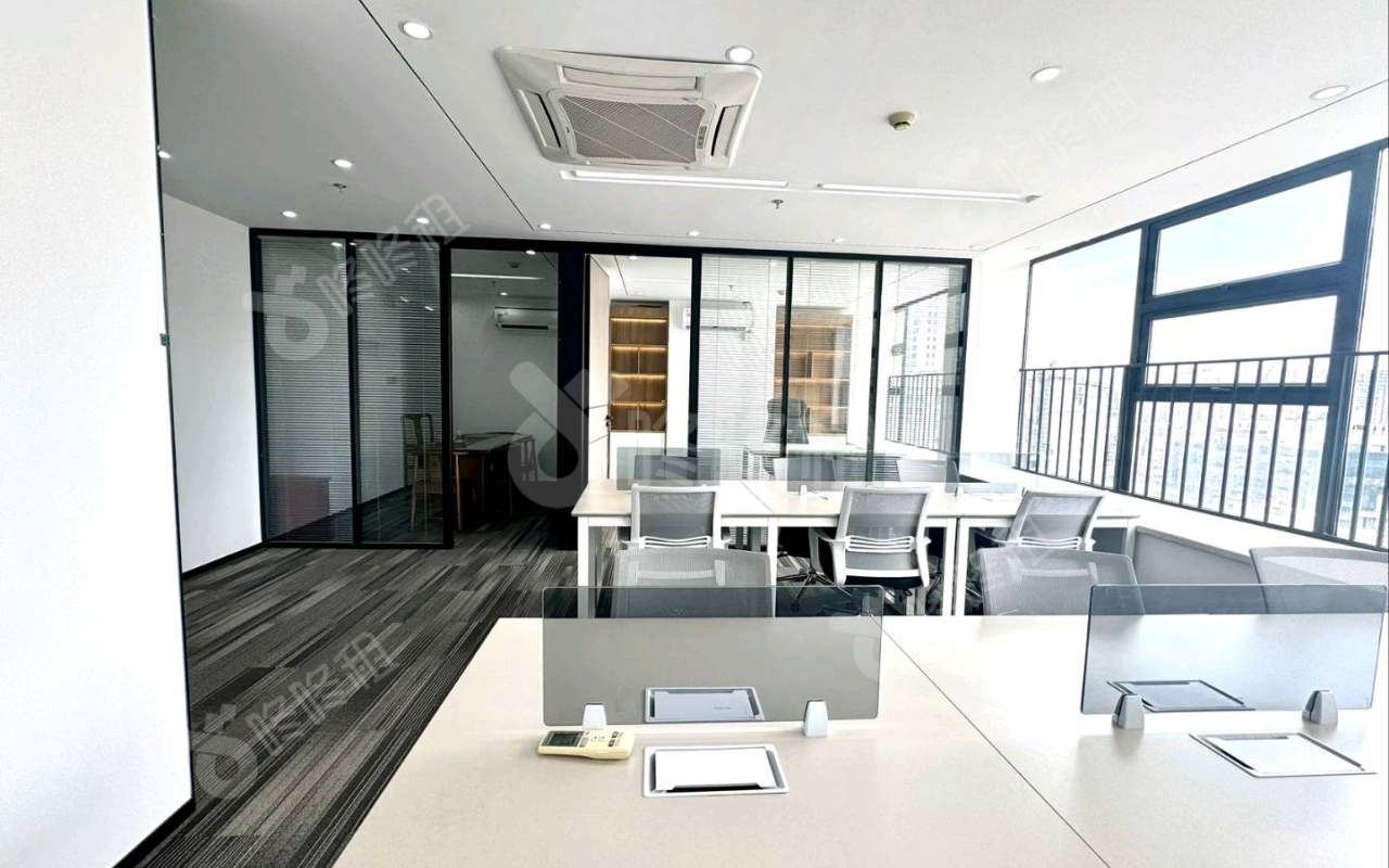 保利中辰广场_128平_精装_办公室开间