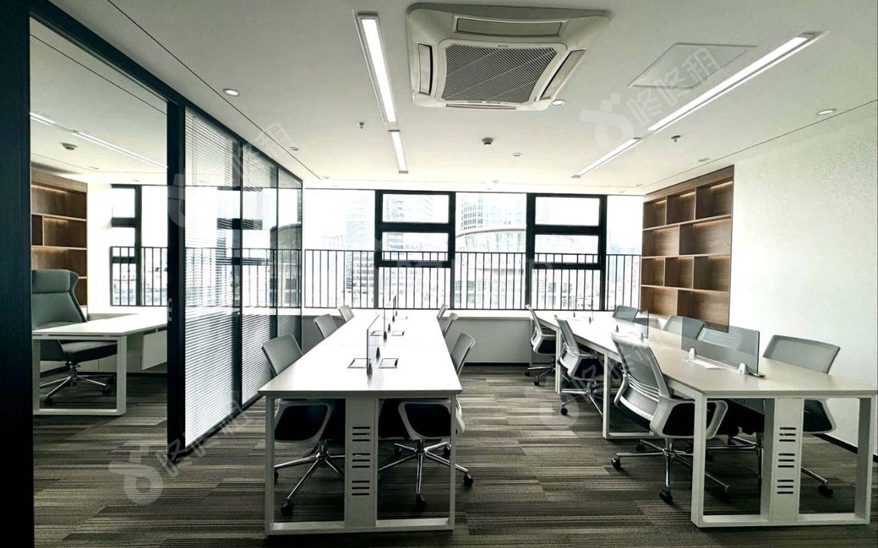 保利中辰广场_128平_精装_办公室开间