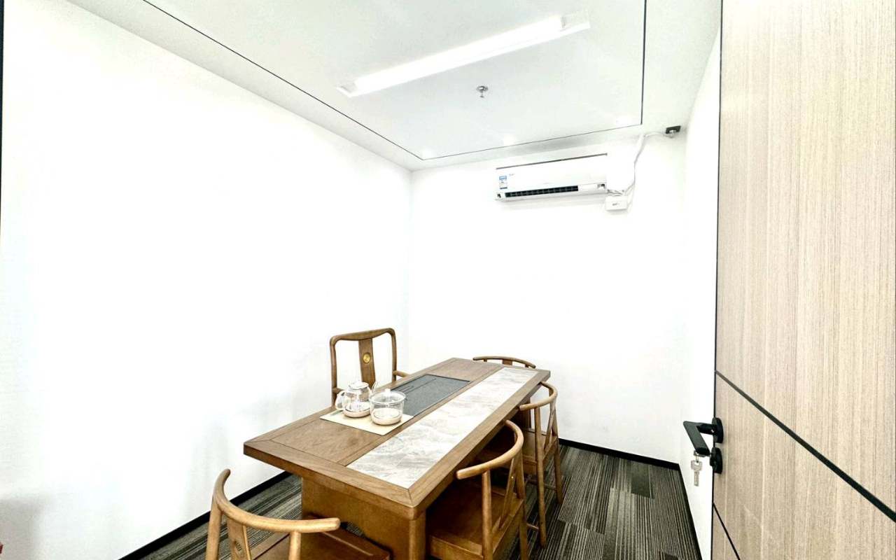 保利中辰广场_128平_精装_办公室隔间