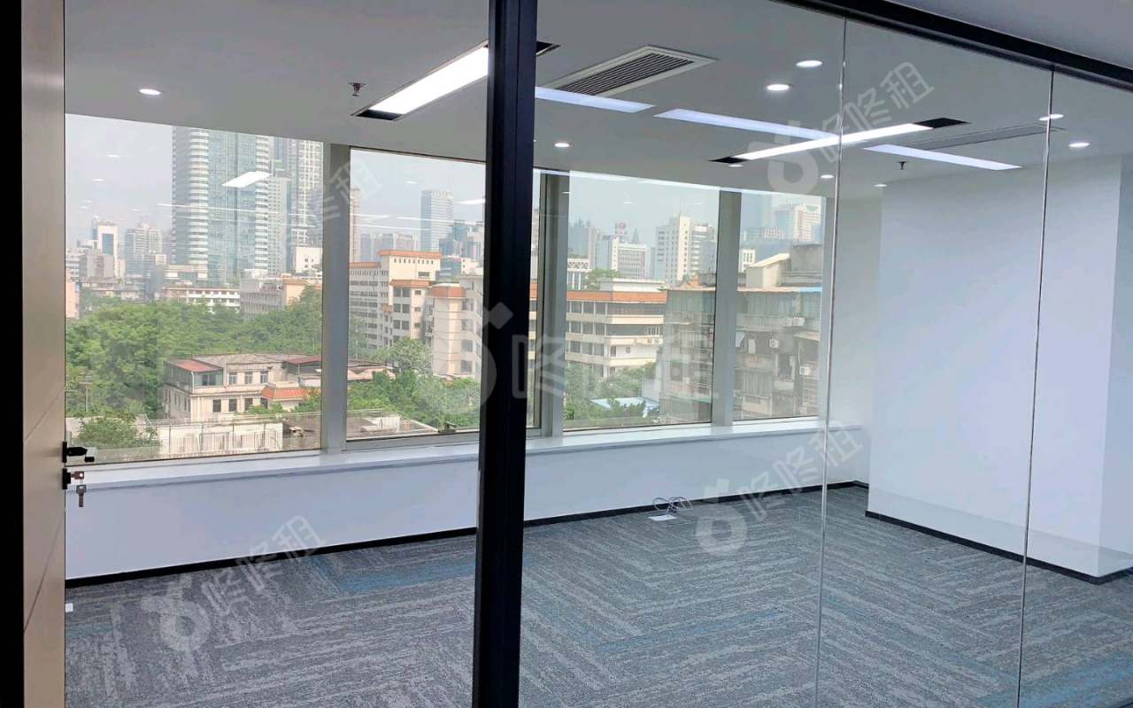广州交易广场_132平_精装_办公室隔间