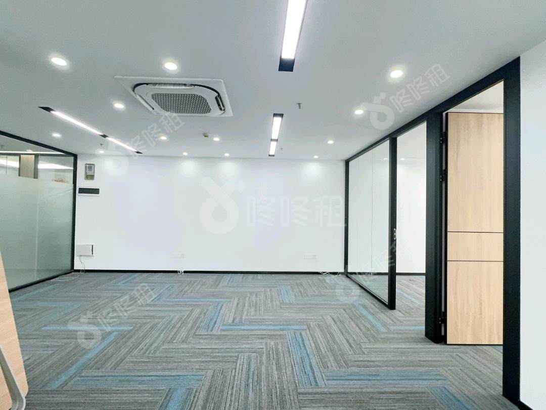 创举商务大厦_142平_精装_办公室开间