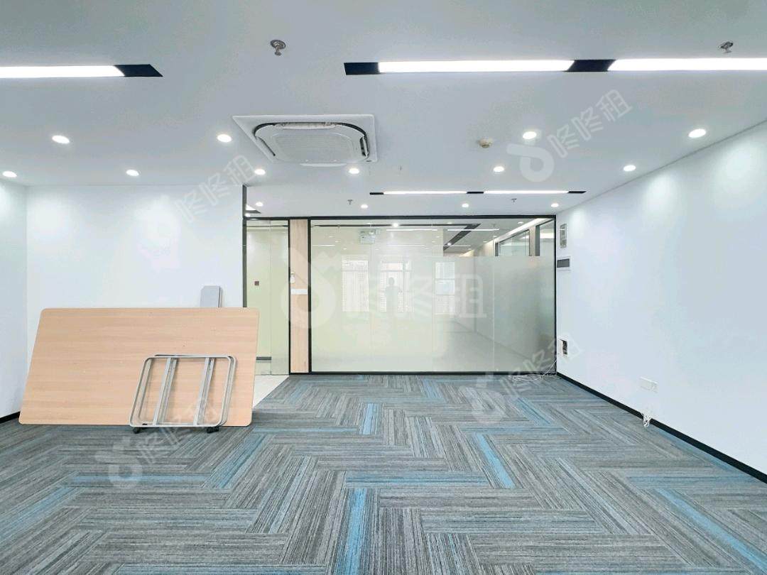 创举商务大厦_142平_精装_办公室开间