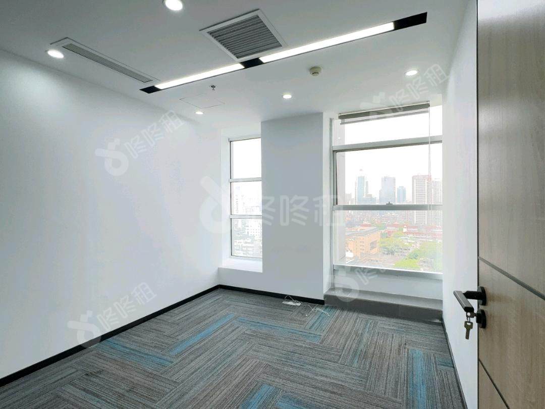 创举商务大厦_142平_精装_办公室隔间