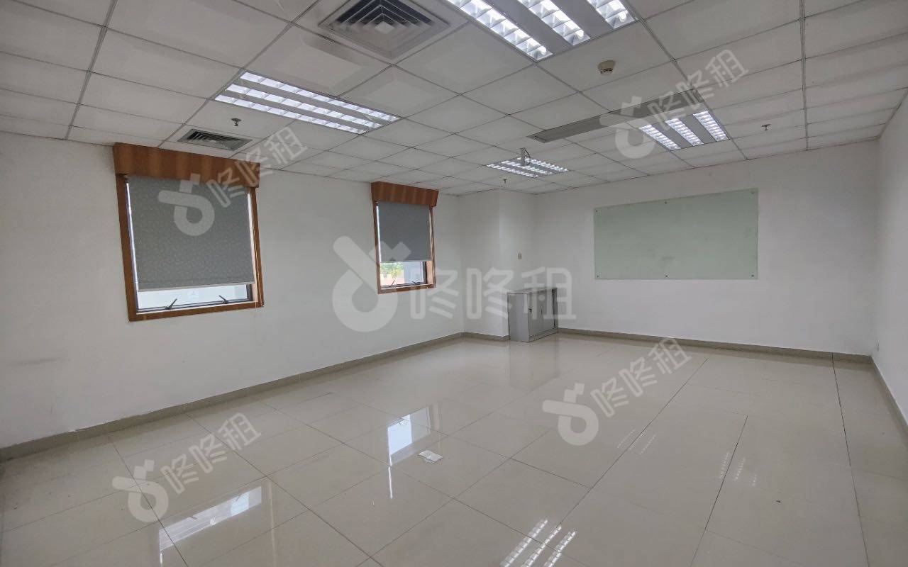 德赛科技大厦_500平_精装_办公室隔间