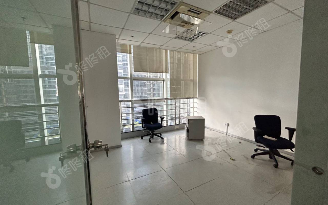 中电长城大厦_1385平_精装_办公室隔间