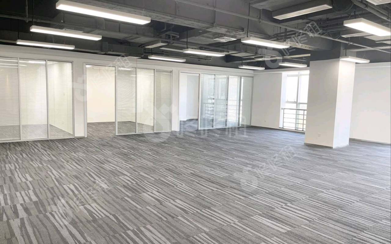 研祥科技大厦_334平_精装_办公室开间