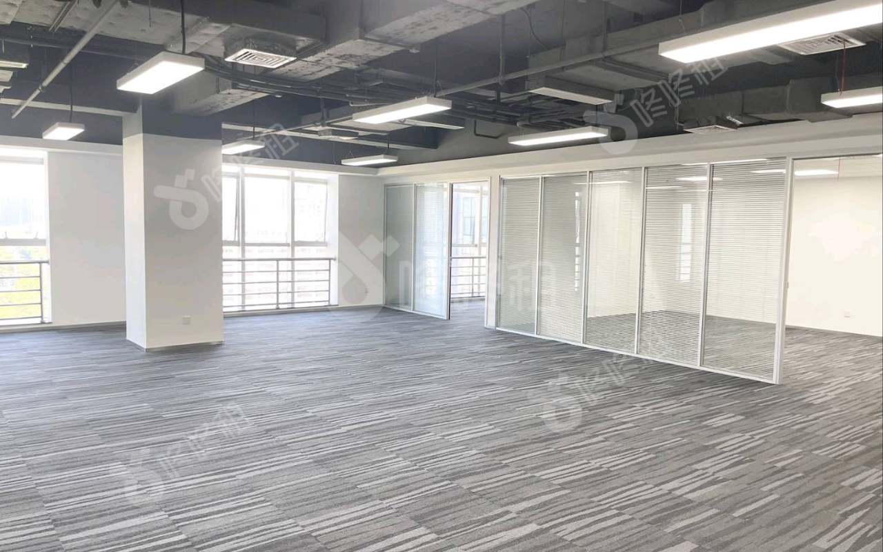 研祥科技大厦_334平_精装_办公室开间