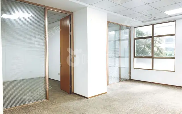 明月花都_138平米_精装_办公室房源出租