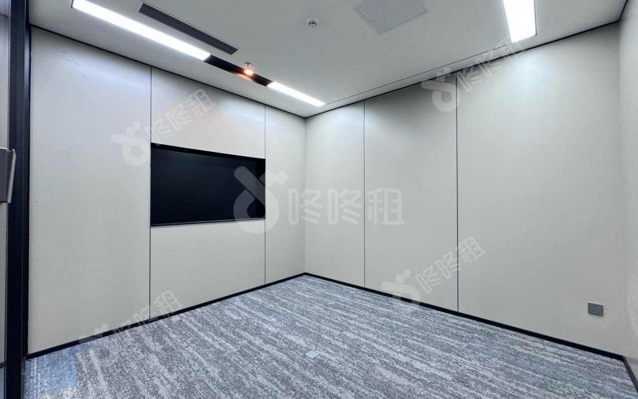 盛龙时代广场_302平_精装_办公室隔间