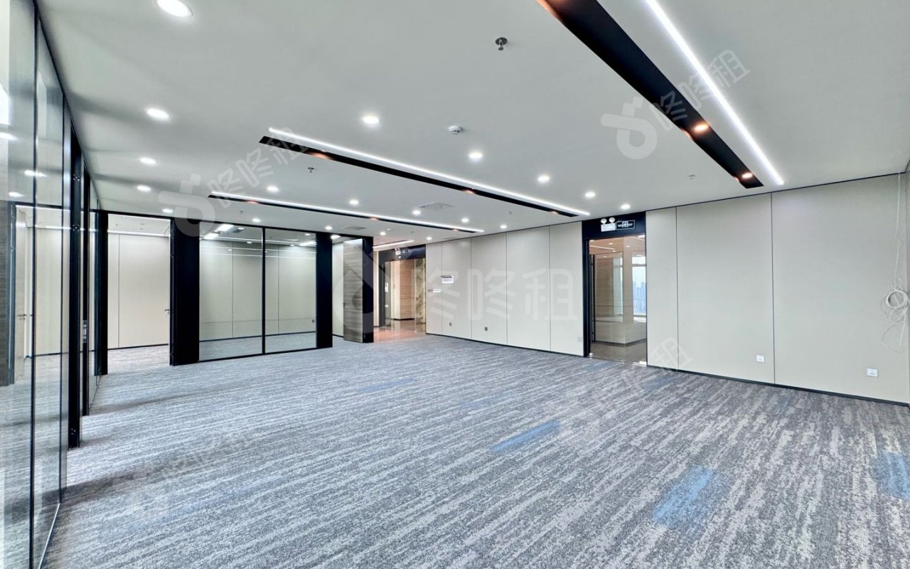 盛龙时代广场_302平_精装_办公室开间