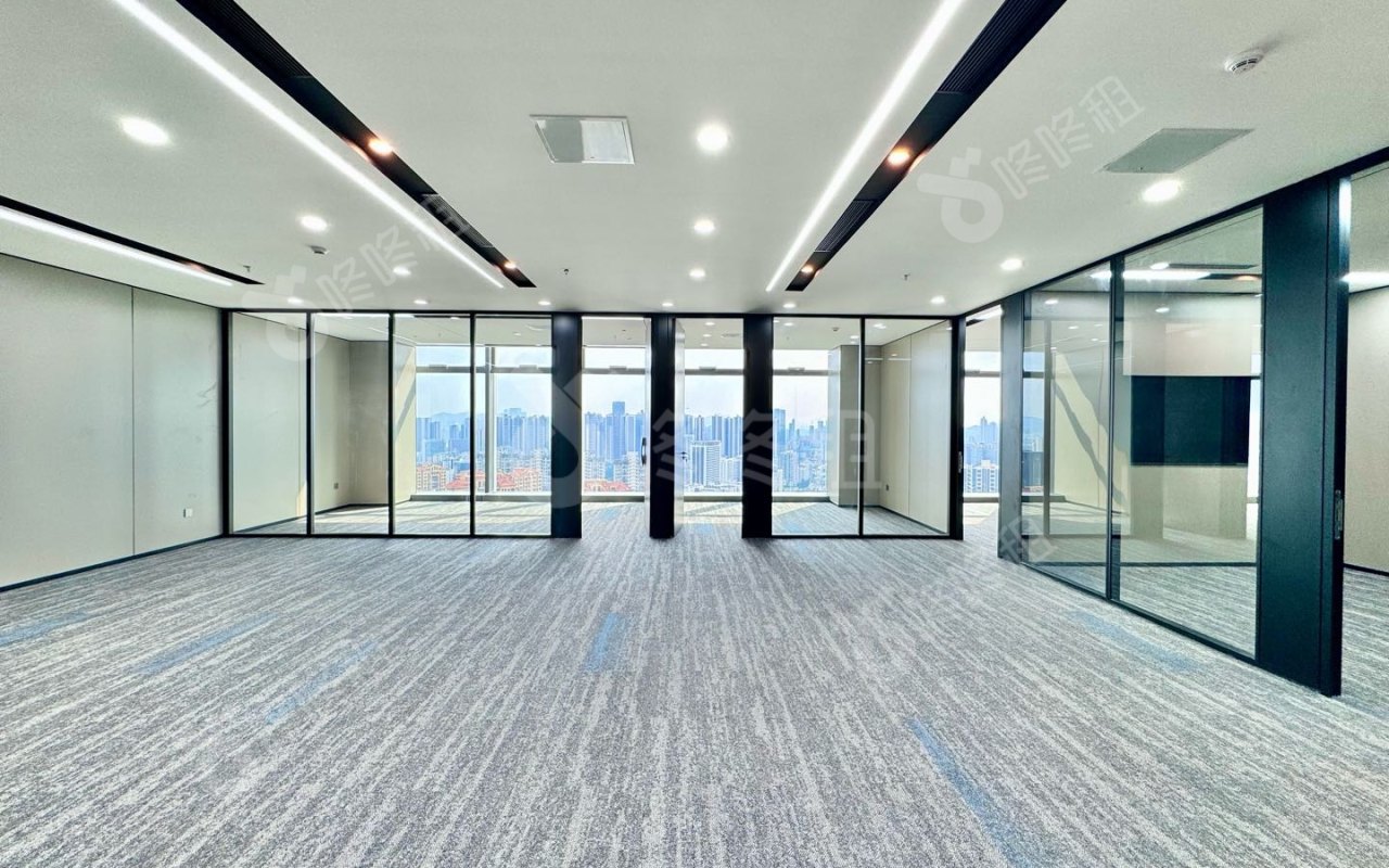 盛龙时代广场_302平_精装_办公室开间