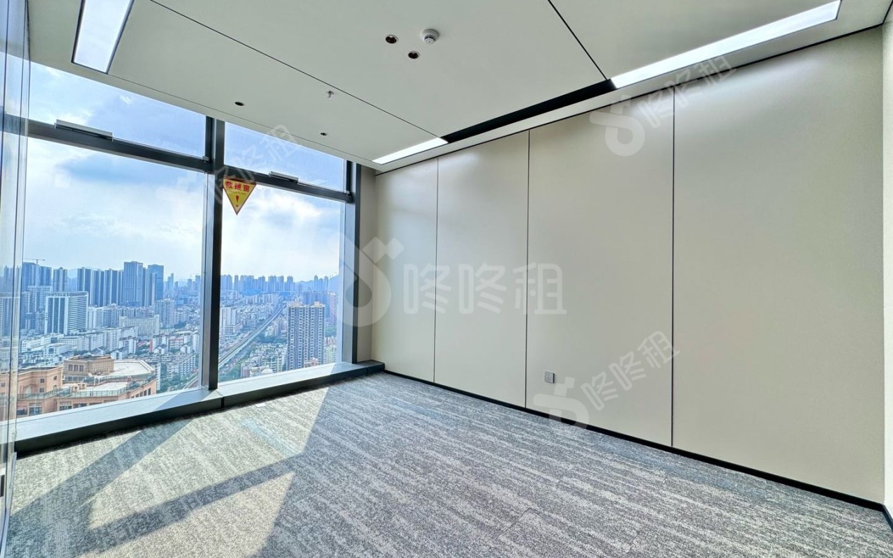 盛龙时代广场_302平_精装_办公室隔间