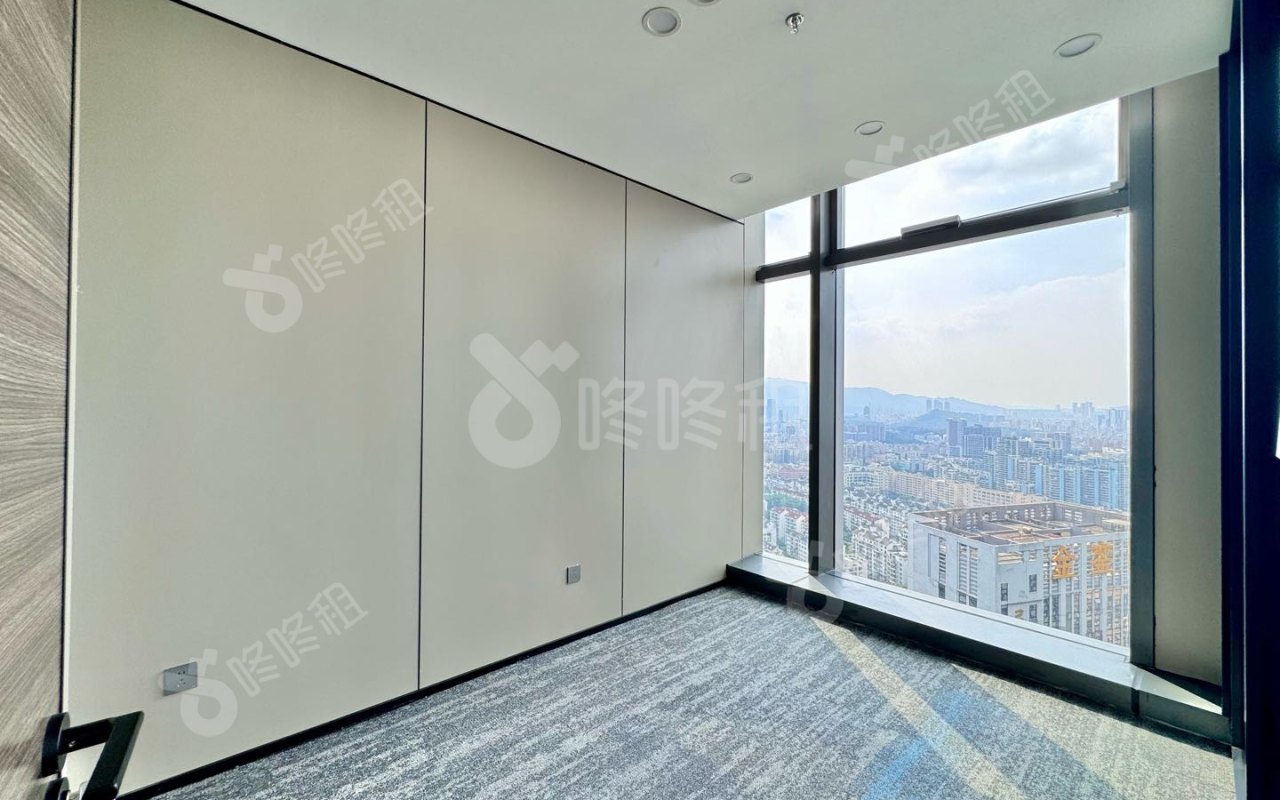 盛龙时代广场_156平_精装_办公室隔间