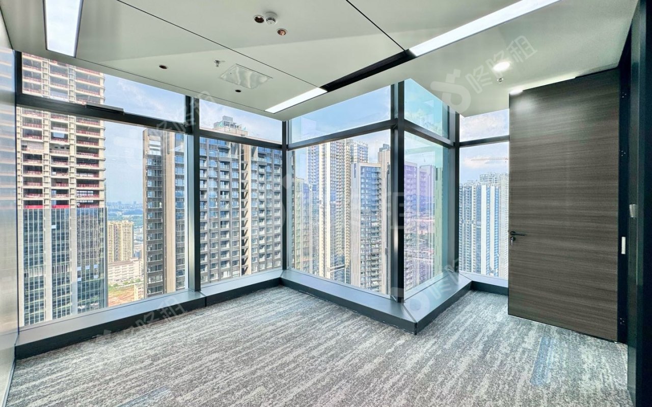 盛龙时代广场_240平_精装_办公室隔间