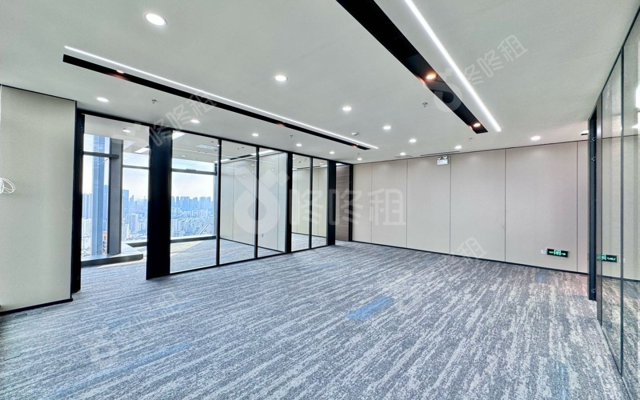 盛龙时代广场_240平_精装_办公室开间