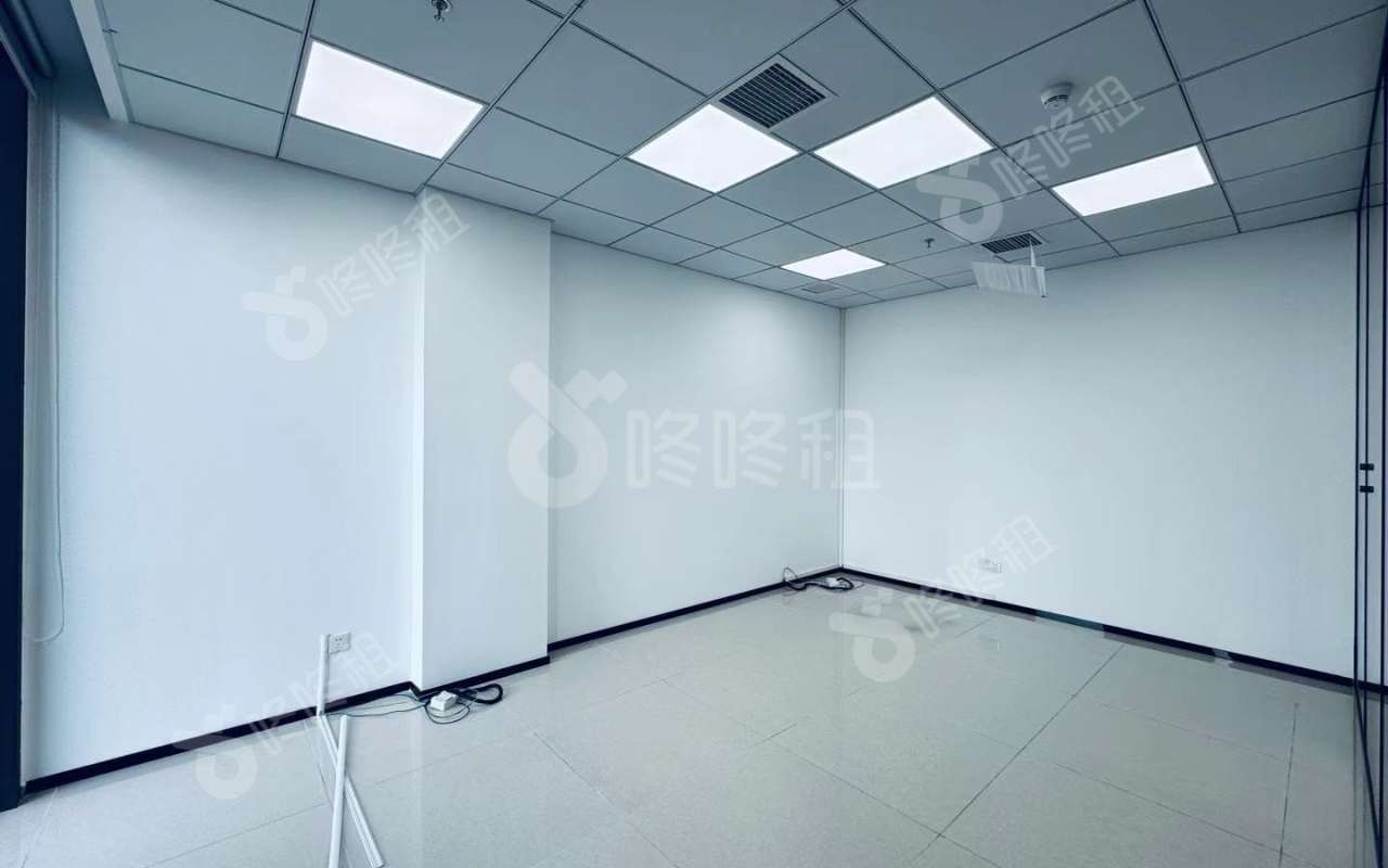 塘尾股份商务大厦_256平_精装_办公室隔间