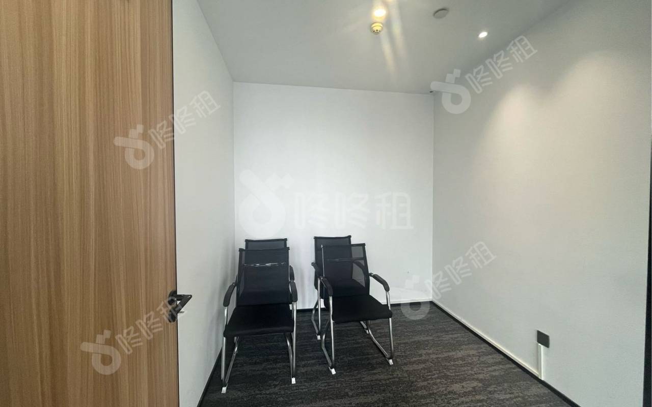 蘅芳科技大厦_195平_精装_办公室隔间