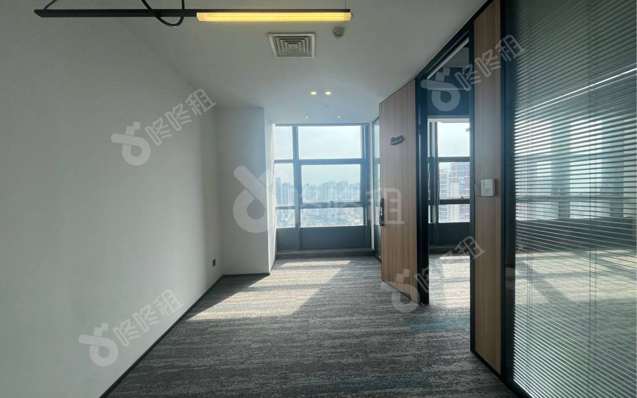 蘅芳科技大厦_195平_精装_办公室隔间