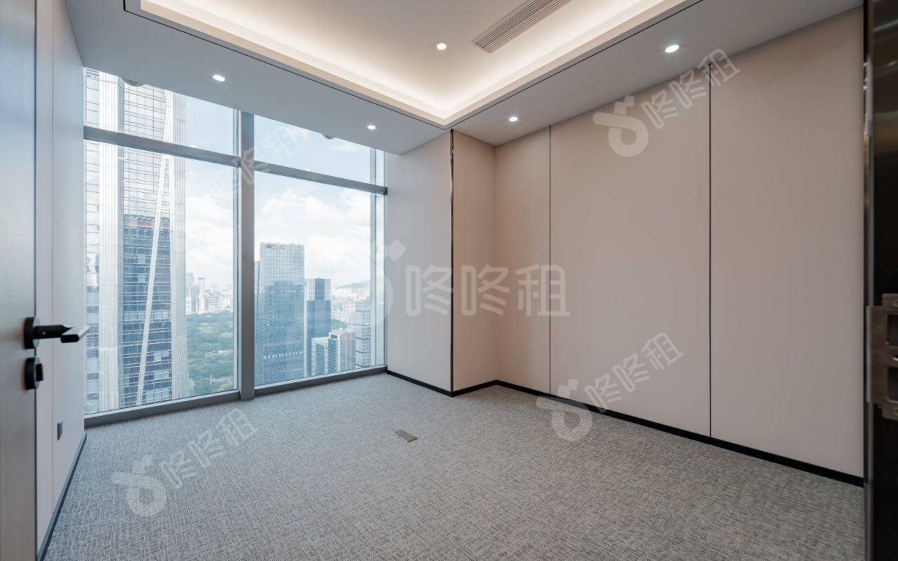 金中环商务大厦_218平_精装_办公室隔间