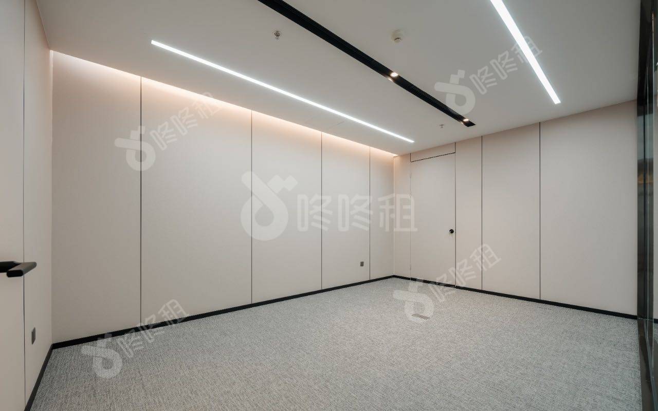 金中环商务大厦_508平_精装_办公室隔间