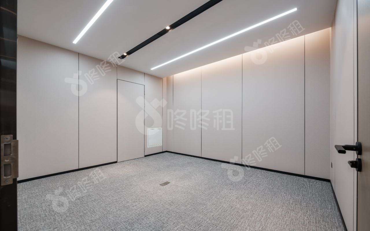 诺德金融中心_295平_精装_办公室隔间