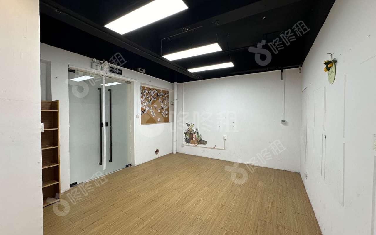 亿利达大厦_208平_精装_办公室隔间