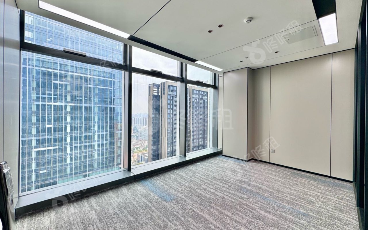 盛龙时代广场_121平_精装_办公室隔间