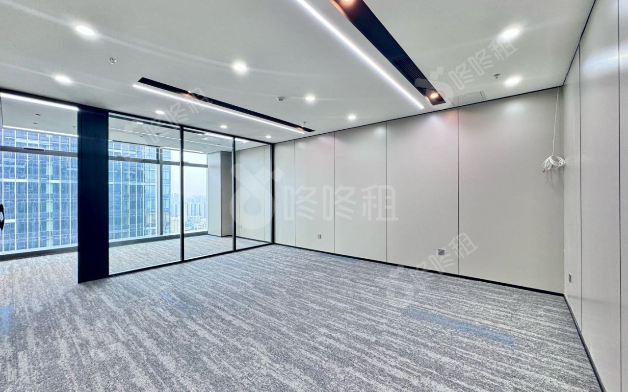 盛龙时代广场_121平_精装_办公室开间