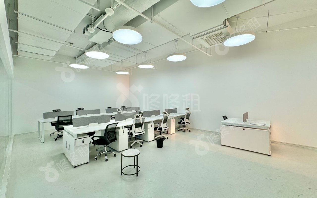 恒裕前海金融中心_589平_豪装_办公室开间