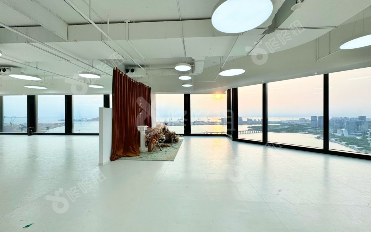 恒裕前海金融中心_589平_豪装_办公室开间