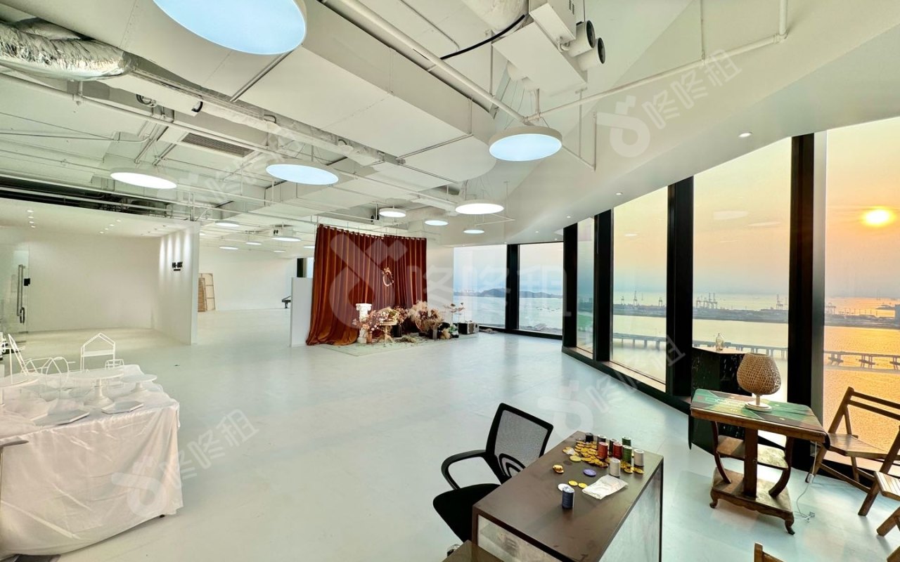 恒裕前海金融中心_589平_豪装_办公室开间