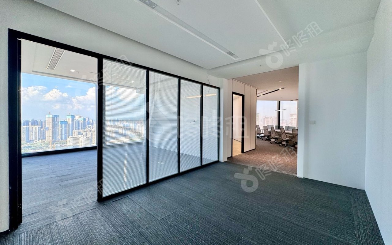 恒裕前海金融中心_636平_精装_办公室隔间