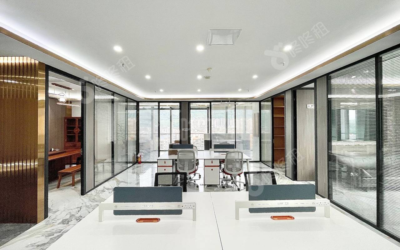 方大城_398平_精装_办公室开间