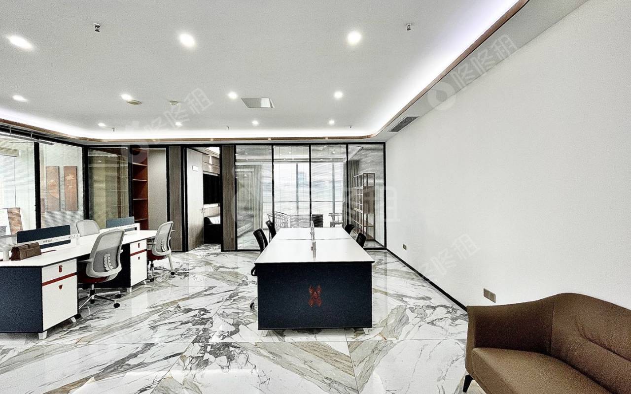 方大城_398平_精装_办公室开间