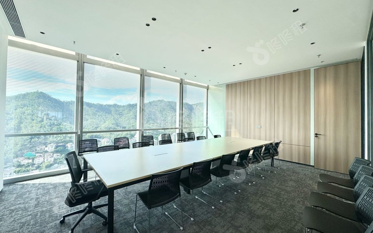 太子广场_634平_精装_办公室隔间