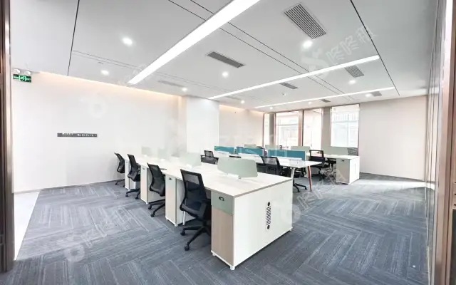 龙光玖钻_418平米_精装_办公室房源出租