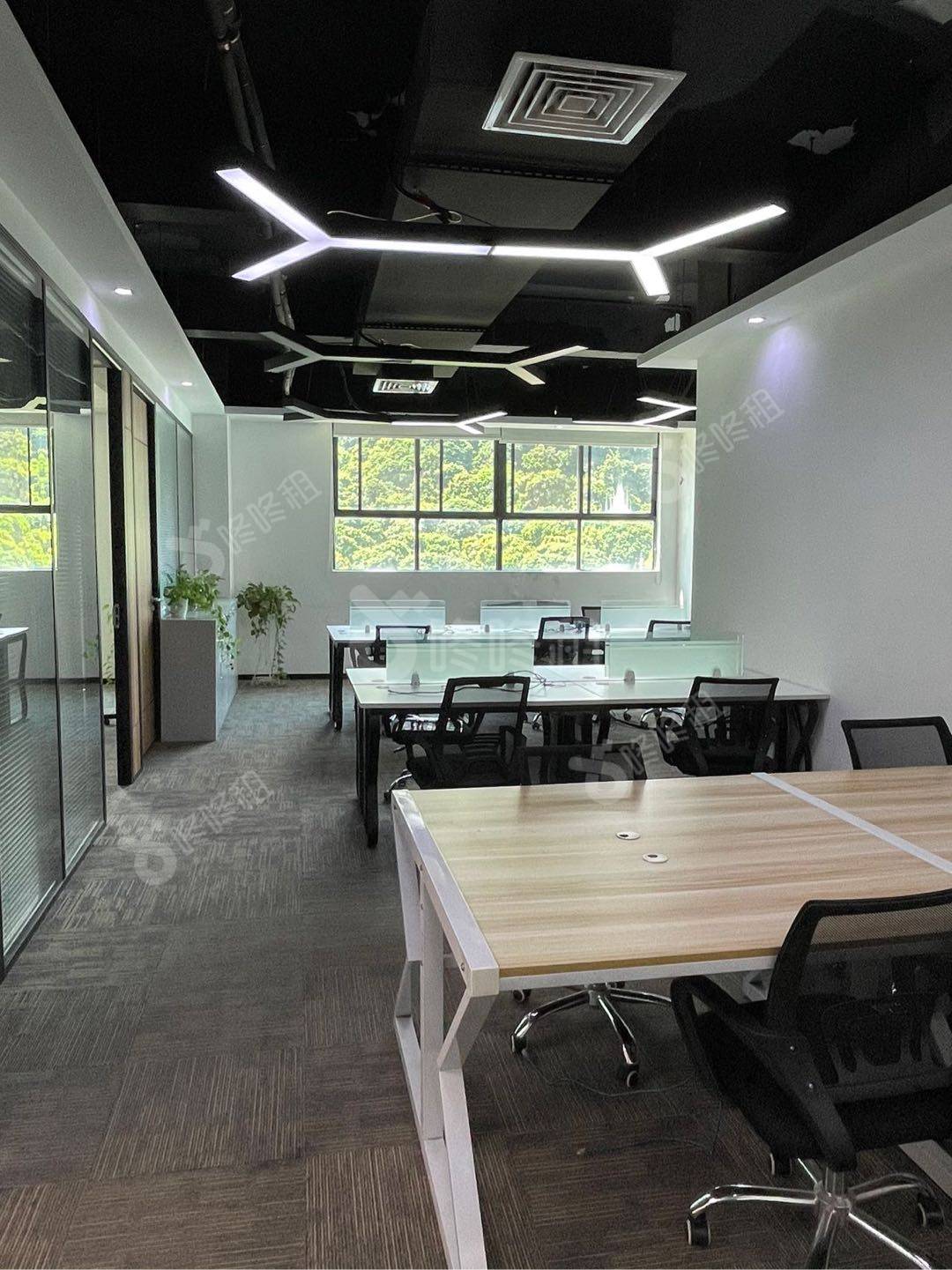 大学城创客小镇_192平_精装_办公室开间