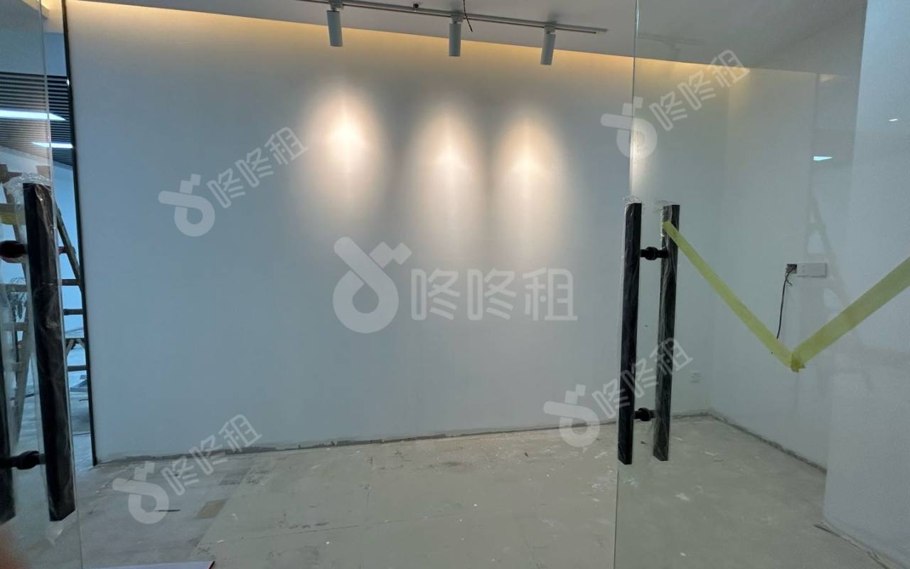 西部硅谷_242平_精装_前台