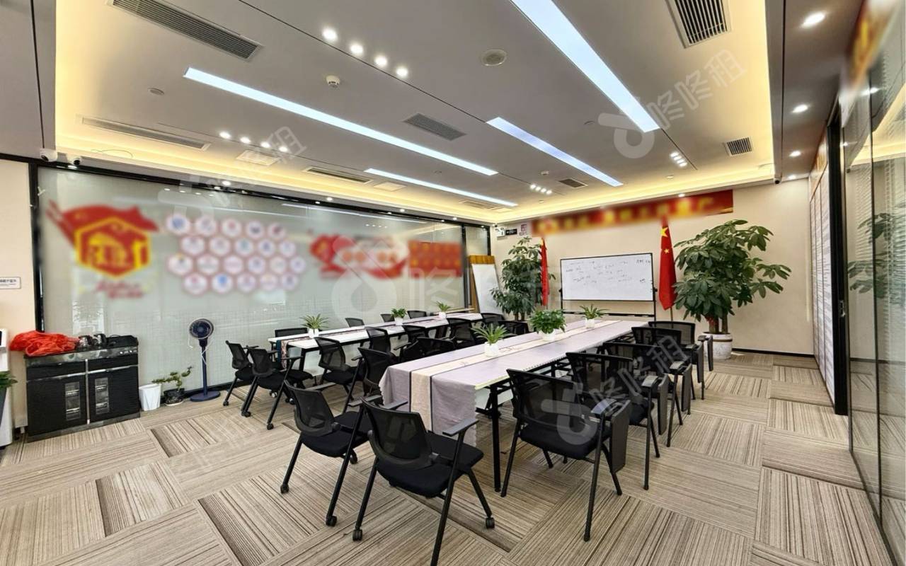 易尚中心_345平_精装_办公室开间