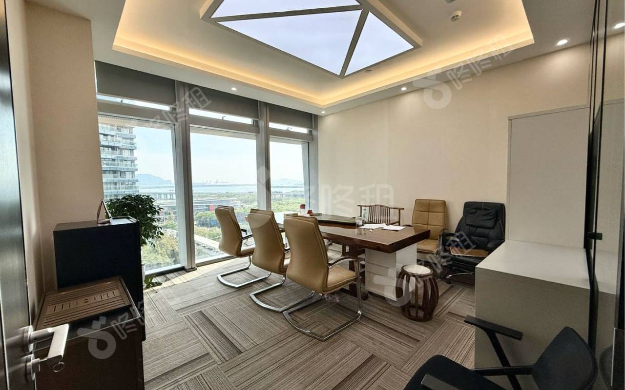 易尚中心_345平_精装_办公室隔间