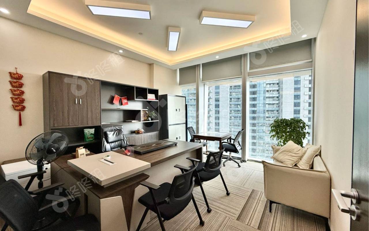 易尚中心_345平_精装_办公室隔间