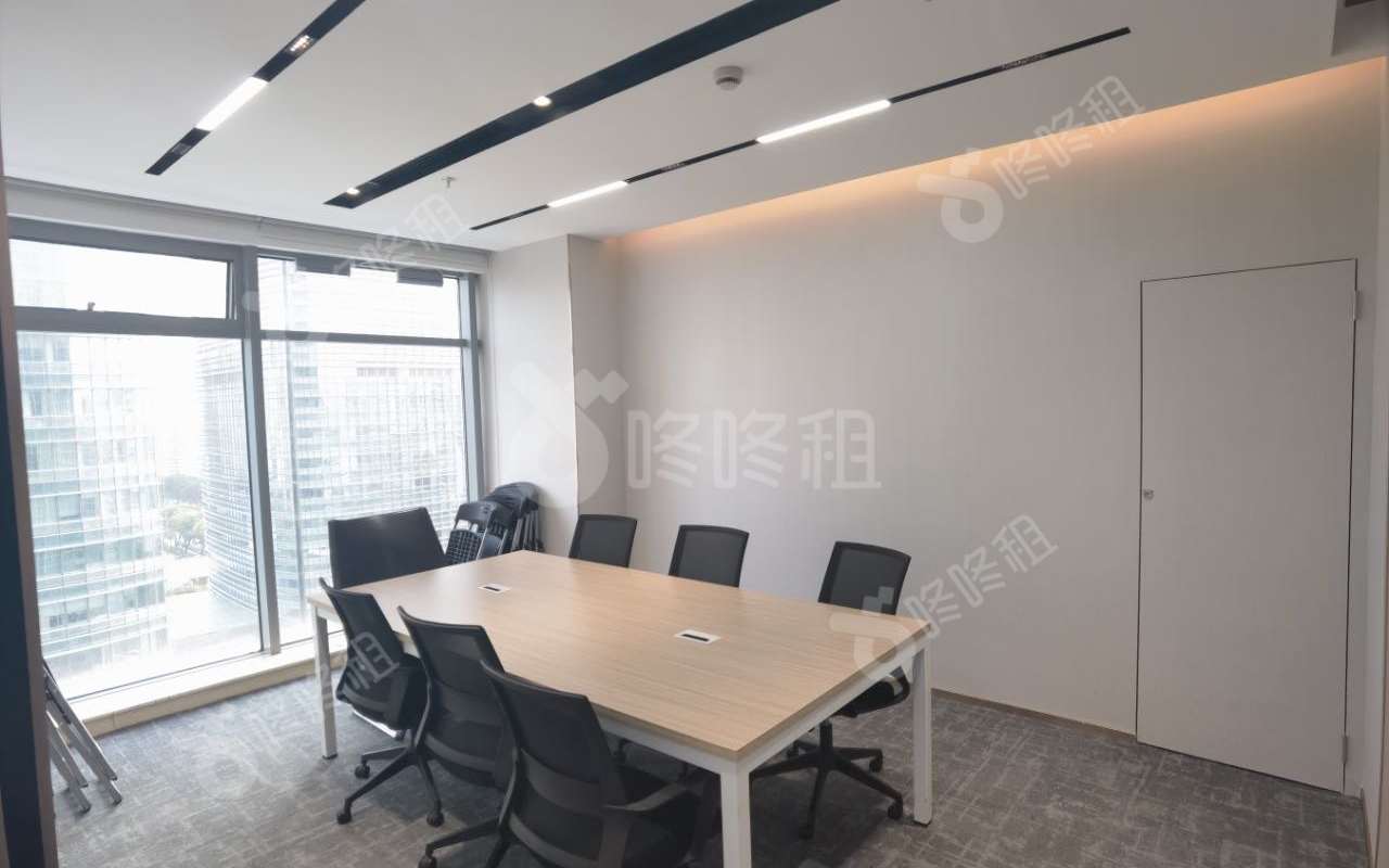 天利中央广场_215平_精装_办公室隔间