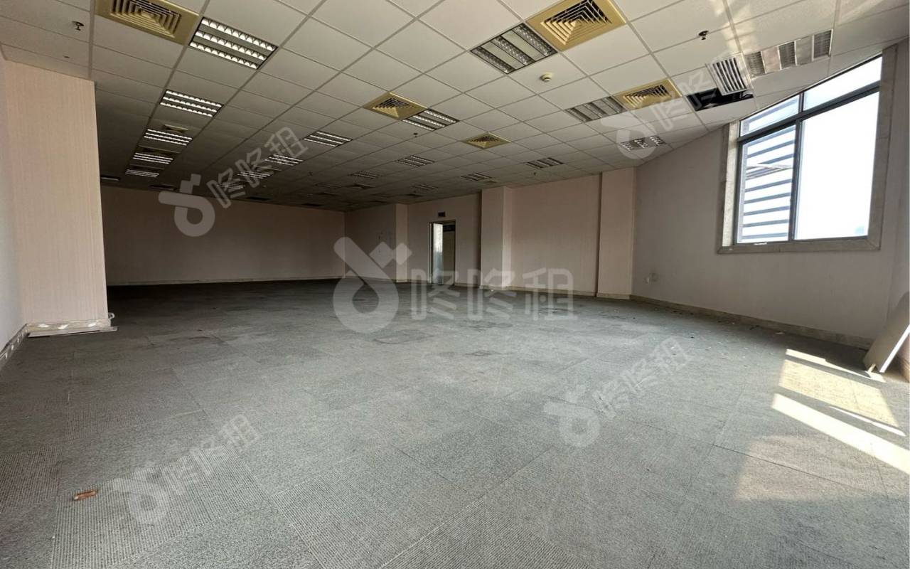 维百盛大厦_483平_精装_办公室开间