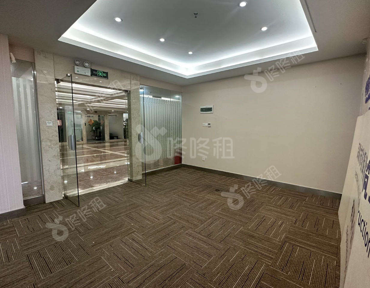 维百盛大厦_216平_精装_前台