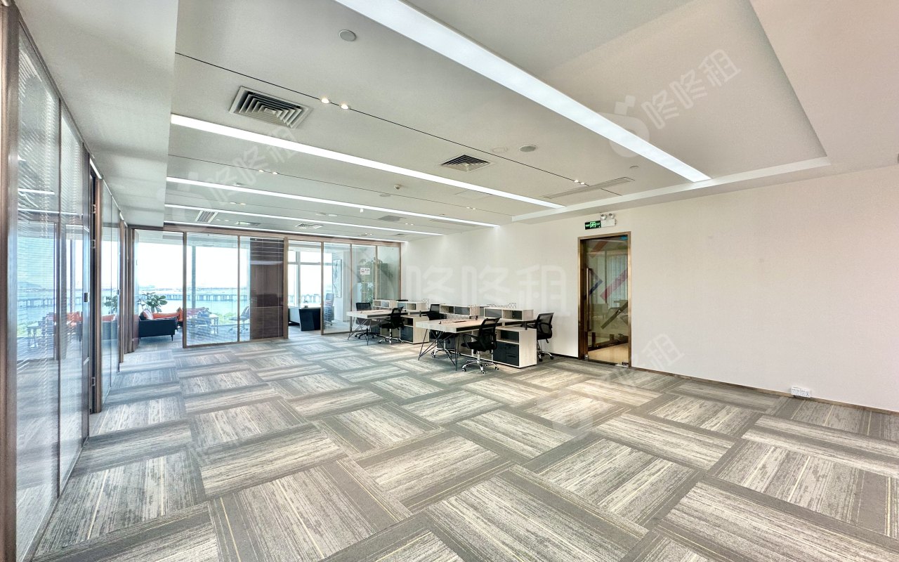 前海卓越时代广场_398平_精装_办公室开间