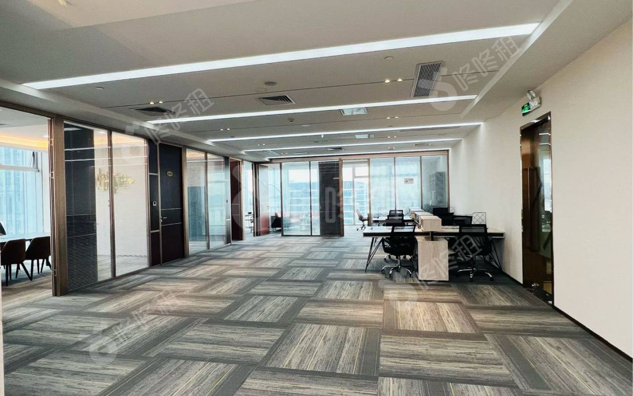 宝中卓越时代广场_398平_精装_办公室开间